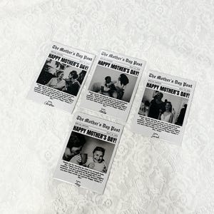 Może przedstawiać: Cztery czarno-białe kartki z okazji Dnia Matki z nagł&oacute;wkiem "The Mother's Day Post" i "Happy Mother's Day!". Każda karta zawiera inne zdjęcie w stylu vintage i spersonalizowaną wiadomość.