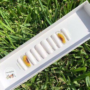 Hand Painted  sunflower white press on nails | summer nails | fall nails| reusable nails | gift for her| birthday nails| yellow nails