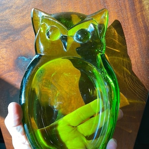 Vintage Avocado Green Glass Owl, Viking Glass Company, FREE SHIPPING!!