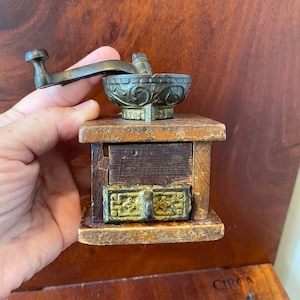 Antique Miniature Coffee Grinder Salesman Sample, Cast Iron Wood Toy, FREE SHIPPING!!
