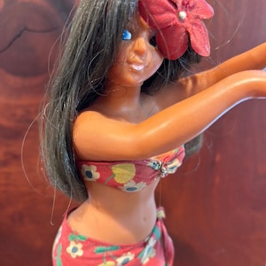 Vintage Hawaiian Hula Girl Doll Figurine, Lei Hawaii, Luau Dancer, FREE SHIPPING!!
