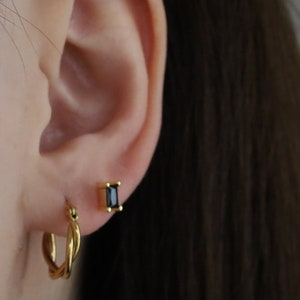 Parure de boucles d'oreilles en onyx, pierres précieuses de couleur, fines puces d'oreilles • Petites boucles d'oreilles en or 18 carats hypoallergénique • Cadeau simple pour elle
