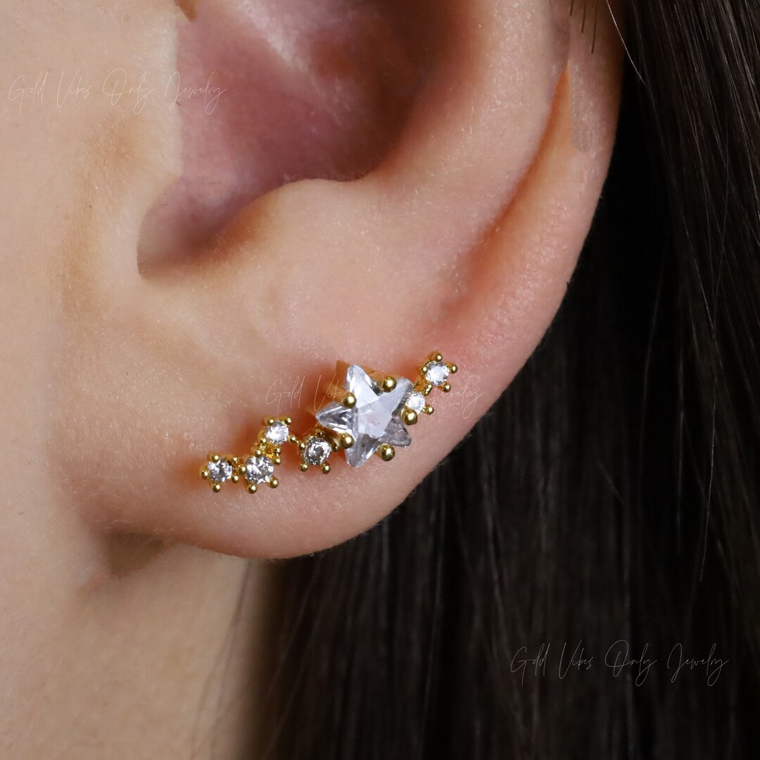Cheer Screwback Stud Earrings main image 1