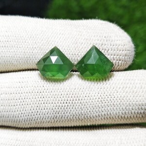 AAA Serpentine Gemstone Pair: Diamond Cut Green Earrings, 8Cts
