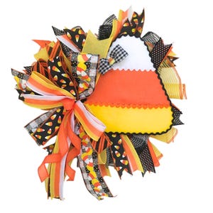 Handmade Candy Corn Halloween Small Wreath, Halloween wreath for front door, Fall small Wreath, Halloween Party Decor candy corn door hanger