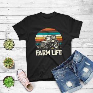 Retro Vintage Farm Life Farming Tractor Farmer Gift T-Shirt
