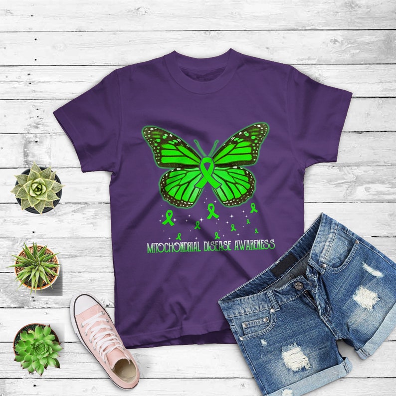 Mitocondrial Disease Awareness Camiseta de Mariposa Purple