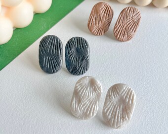 textured metallic seashell earrings - stud pack