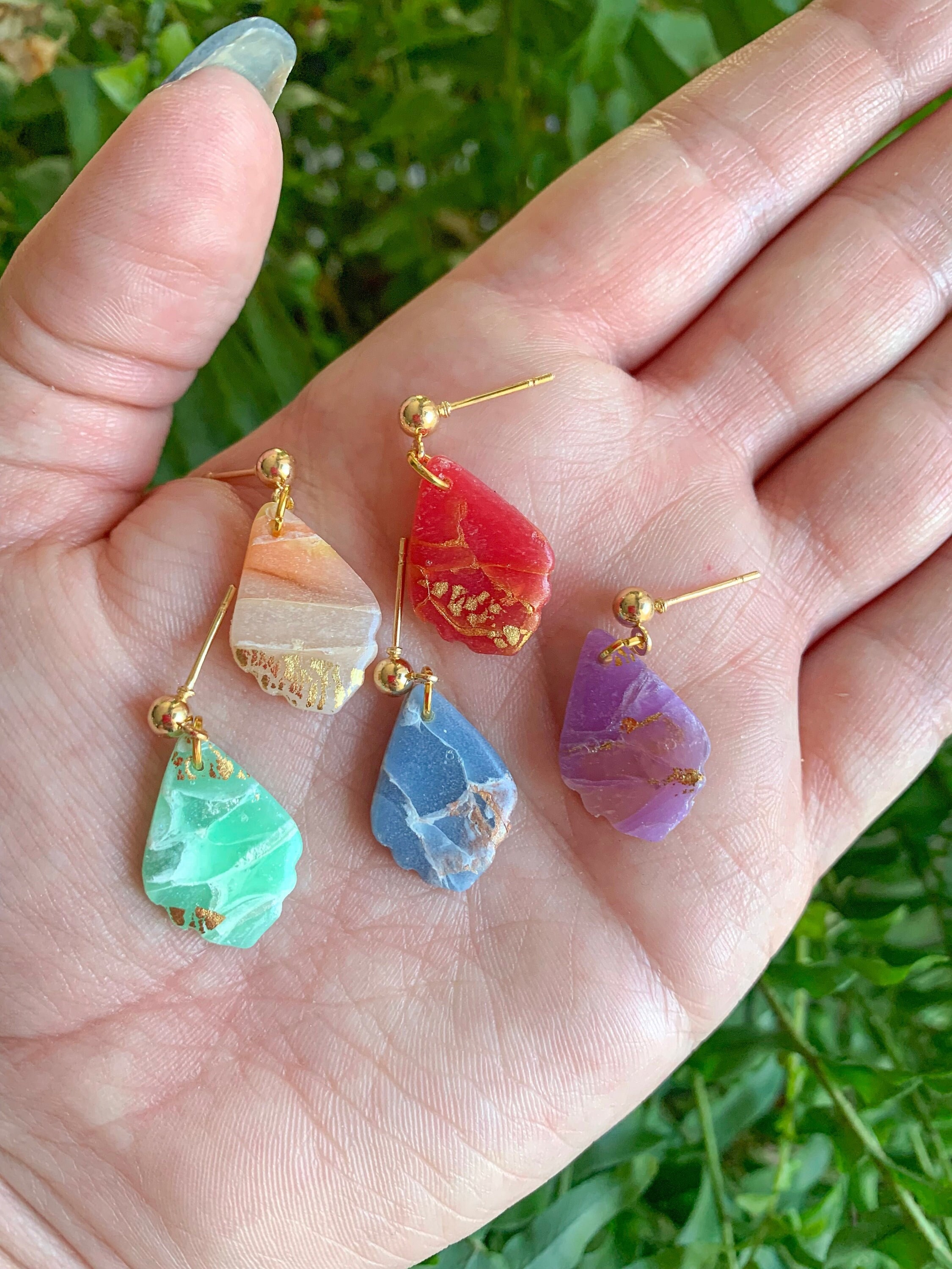 2-pair Pack Faux Stone Mini Dangles Polymer Clay Earrings Red