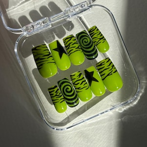Bright Green and Black Press-on Nails