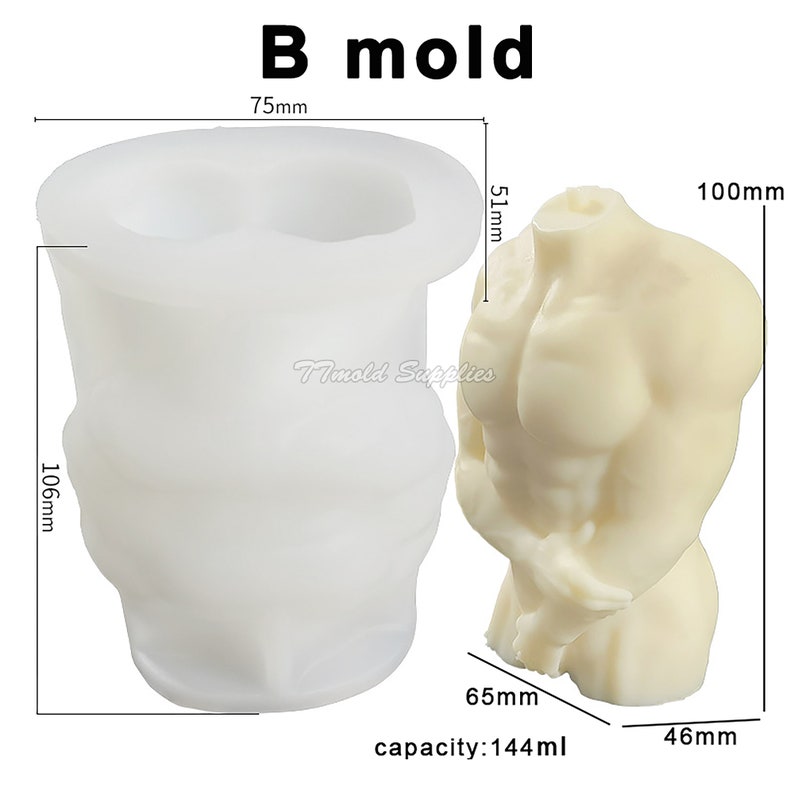 Op de afbeelding: Een witte siliconen mal voor het maken van een torso-beeld. De mal is 7,5 cm breed, 10,6 cm hoog en 10,6 cm diep. De mal heeft een capaciteit van 144 ml. De mal wordt getoond naast een wit torso-beeld.