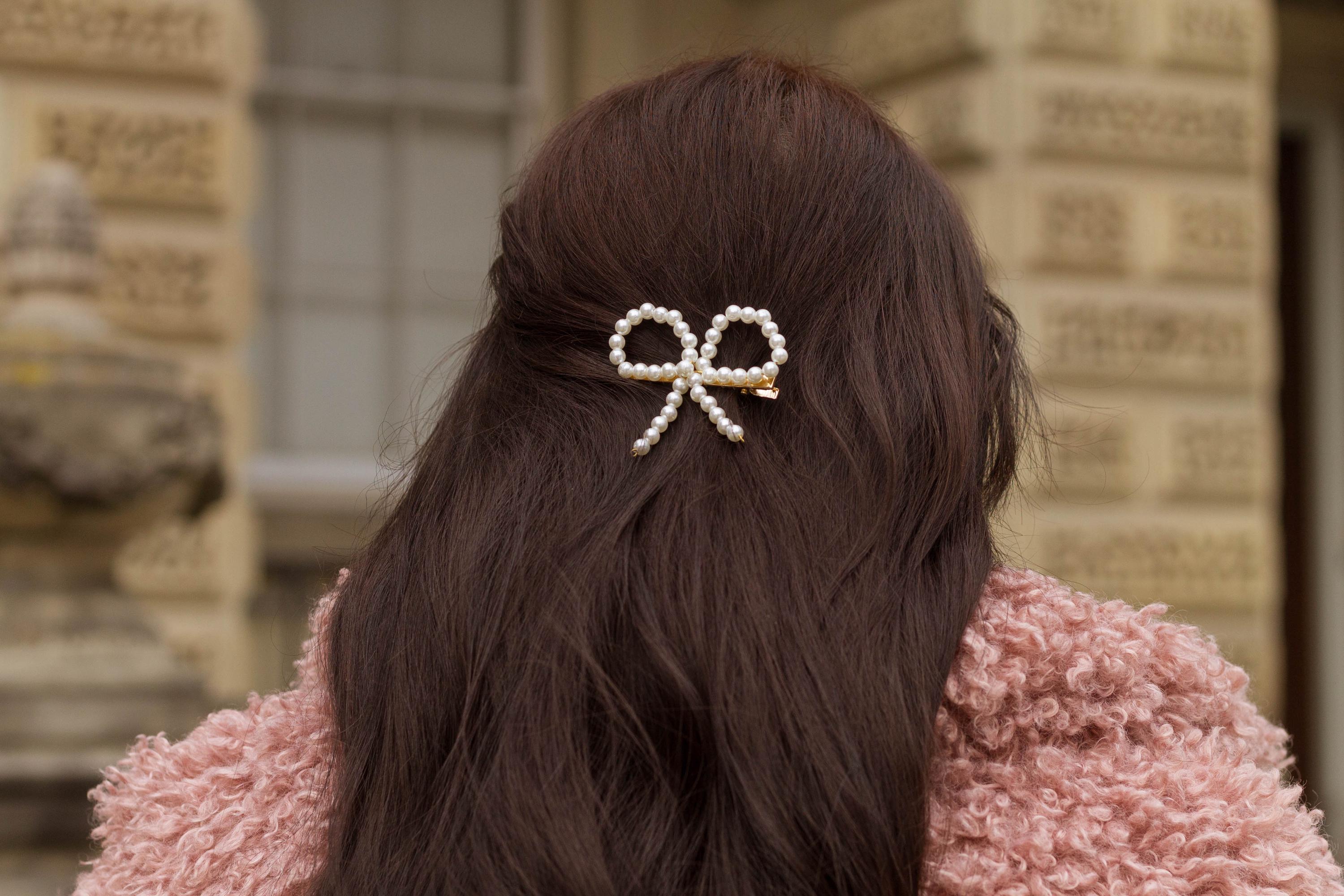 New! Elegant Pearl Bow Hair Clip. Luxury Cute hair accessories ? B0-22 51wikd4czEL.jpg_BO30,255,255,  main image 2