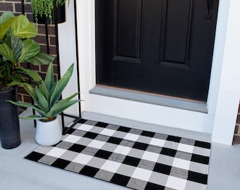Checkered Outdoor Area Rug,  Layered Welcome Mat, Buffalo Check DoorMat, Buffalo Plaid Front Door Mat, Black and White Rug Deck Decor,Spring