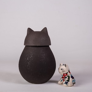 Hand-Crafted Decorative Ceramic Urn Black Color | Cat Urn | Pet Urn | Cremation Ash Urn For Pet  !!! Safe Shipping Guarantee !!!