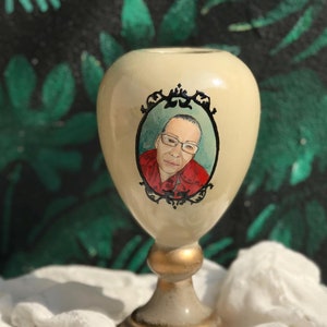 Hand-Painted Portrait Cremation Urn: Personalized Memorial Keepsake