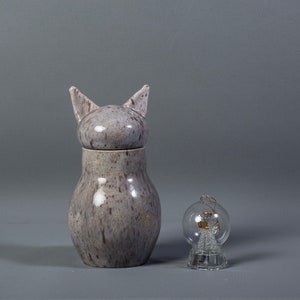 Handmade Ceramic Cat Urn: Decorative Pet Memorial Ash Urn