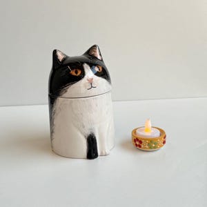 Customizable Cat Memorial Urn – Tuxedo Cat Ashes Keepsake Box with Love– Handmade Special Memorial Gift