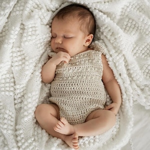 Knitted Baby Outfit Newborn baby Outfit Newborn Baby Photography Props Baby Birth Announcement Baby home coming outfit knitted baby clothes