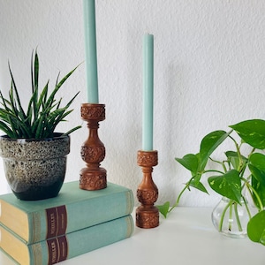 Teak Wood Candle Holders Vintage Set of 2 Hand-Carved Mid Century Boho Decor Retro Teak Candlesticks Wooden Candle Stand Set Shelf Decor