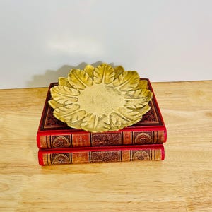 Vintage Brass Bowl in Floral Shape | Retro Decorative Solid Brass Dish | Key Bowl, Jewelry Dish, or Decorative Accessory