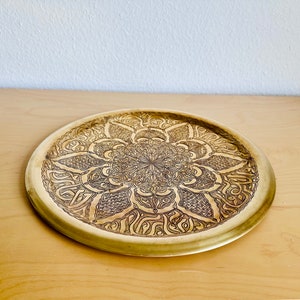 Large Vintage Brass Tray / Wall Plate – Unique Decoration | Oriental Design | Antique Collectible | Boho Brass Tray | Ornated brass tray