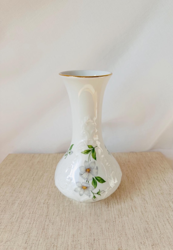 花飾り付き花瓶KPM カントリーハウススタイルのヴィンテージ花瓶 磁器