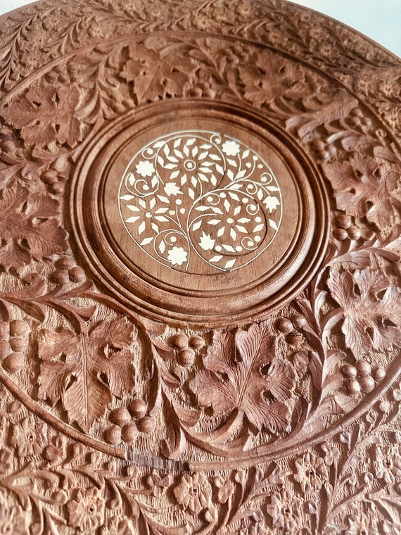 インド産の手彫りチーク材サイドテーブル / ヴィンテージボヘミアン風