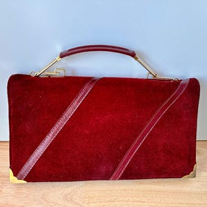 Hochwertige Vintage Wildleder Handtasche | Schicke burgunder-farbene Clutch mit kleinem Griff | Stylische Retro Tasche in weinrot