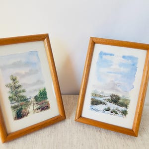 Piccoli acquerelli, dipinti di paesaggi rilassanti vintage, arte in stile country, piccole immagini incorniciate in un set di 2, autentica arte retrò