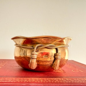 Vintage Brass Planter with Tassels 1960s Mid Century Gold Cachepot Hollywood Regency Decor