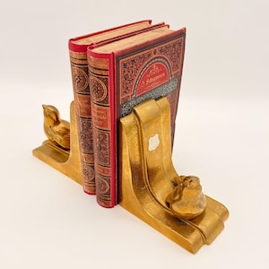 Vintage Brass Bookends with Bird Design Gilde Handwerk Heavy Retro Bookends with Sparrow Decor for Bookshelf in Gold