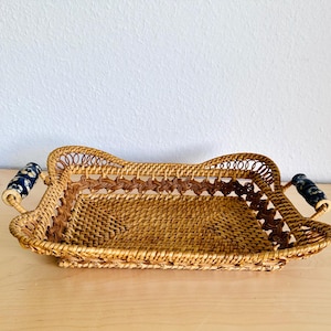 Large Vintage Rattan Basket with Ceramic Handles - Unique Piece in French Country Style | Basket Casserole Dish with Blue -White Handles