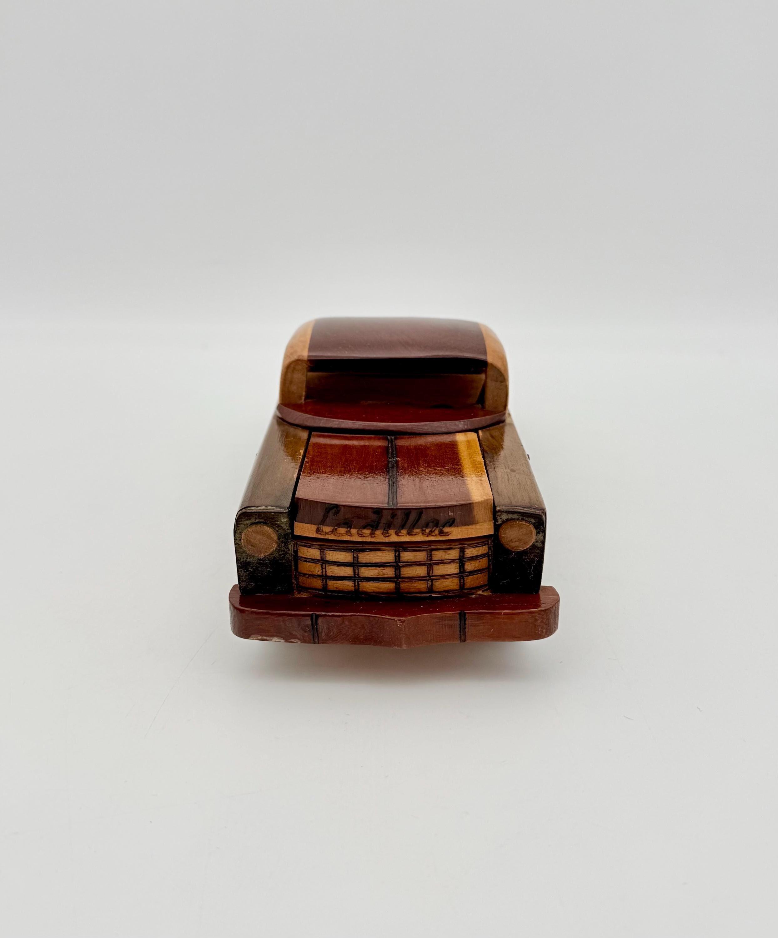 木製ミニカーキャデラック モチーフ（Cuba Handmade Wood Car Vintage Wooden Cadillac Model Car Cuba Handmade Classic Car Decor