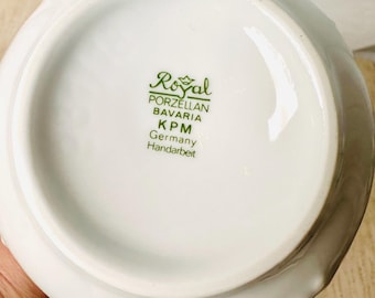 花飾り付き花瓶KPM カントリーハウススタイルのヴィンテージ花瓶 磁器