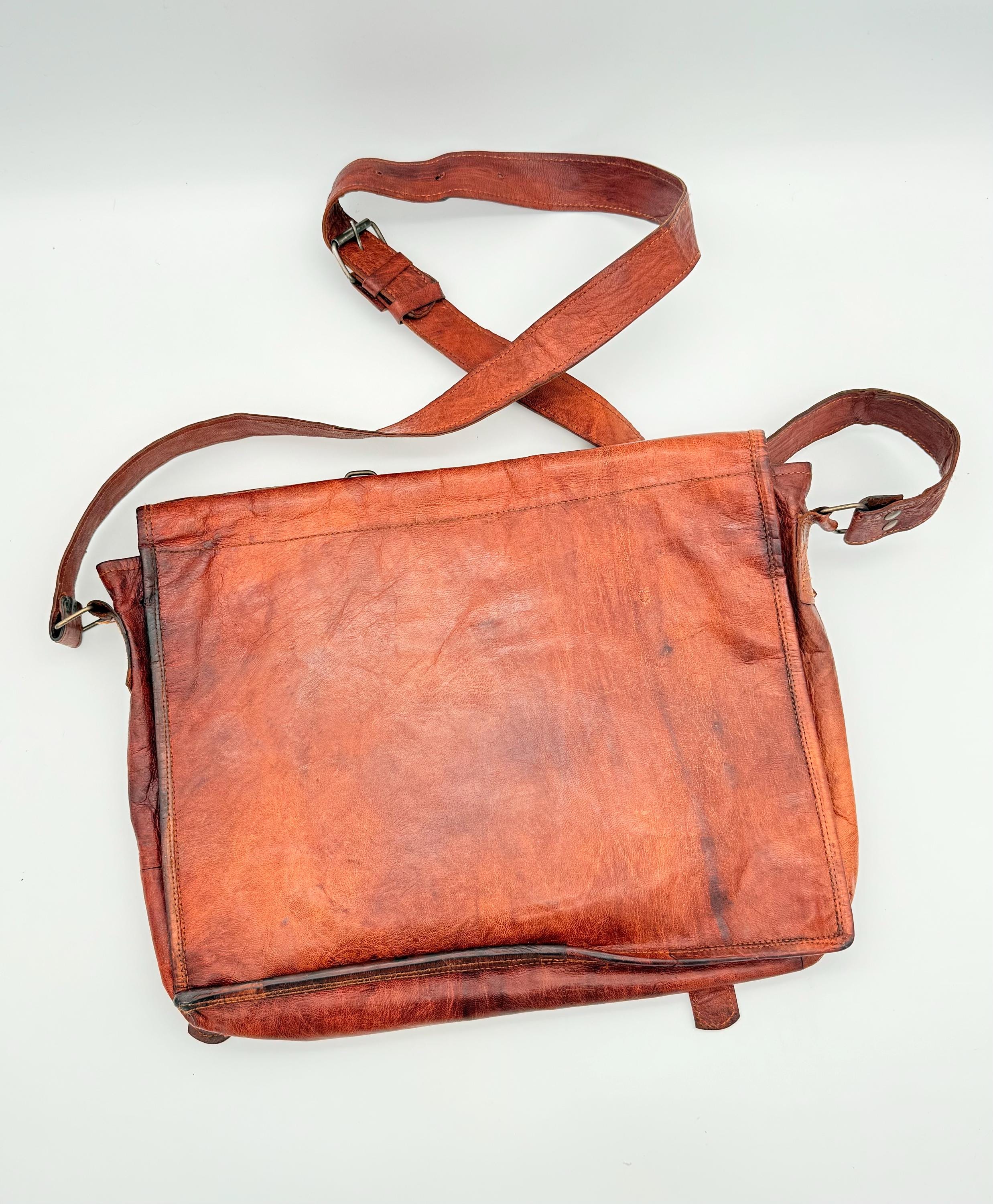 Vintage Leather Crossbody Bag 90s Distressed Messenger Laptop