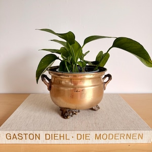 Vintage Brass Planter with Feet Mid Century Flower Pot with Patina Golden Retro Cachepot Classic Decor Old Plant Pot Metal Plant Holder