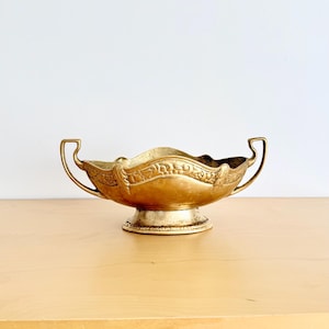 Antik mässingsjardiniere, 1920-tals Art Deco vintage piedestalskål med handtag, gyllene planteringskärl, lantlig inredning