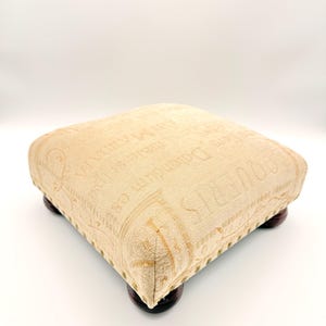 Upholstered Vintage Footstool Rustic Small Stool Vintage Décor Shabby Chic Decorative Stool Retro Farmhouse Cottagecore Decoration
