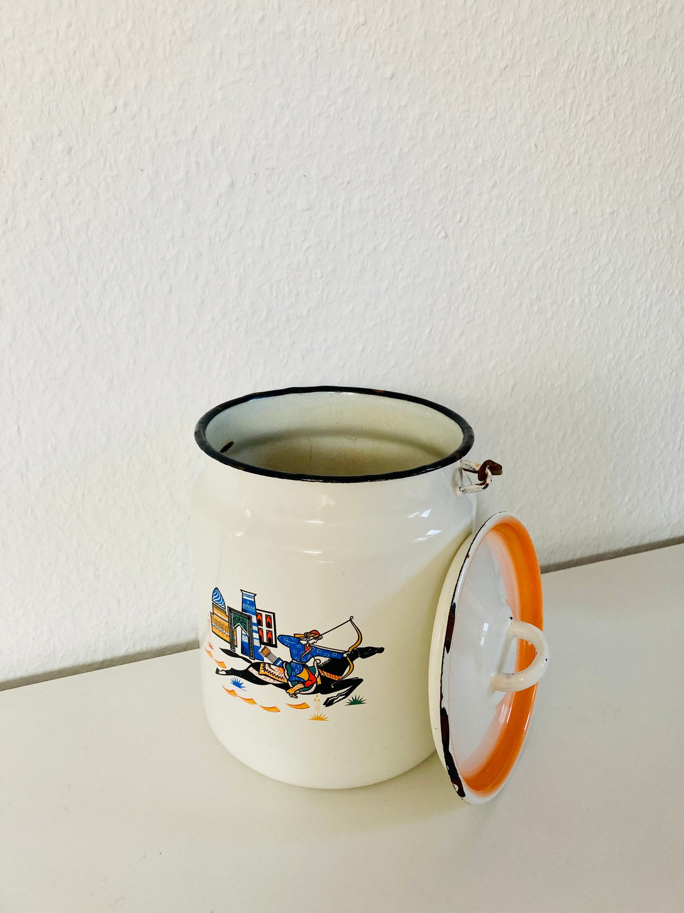 Retro Enamel Can / Rustic Enamel Pot / Small Vintage Enamel Bucket / Traditional Enamel Pot / Nostalgic Enamel Pot