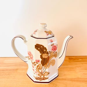 Vintage Marco Polo tekanna, 1970-talet, speciell retro porslinstekanna, dekorativ lyxtekanna med blommönster