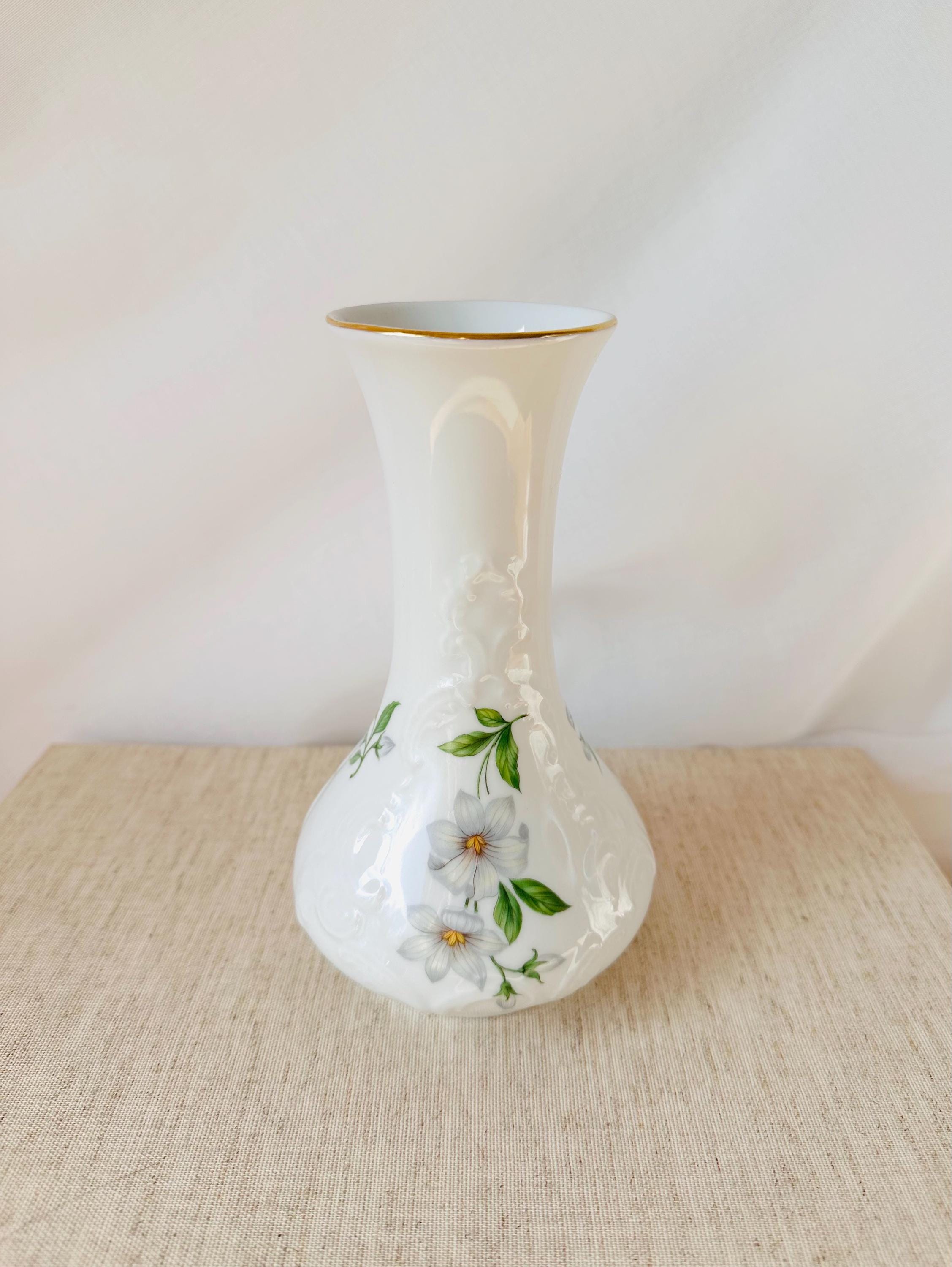 花飾り付き花瓶KPM カントリーハウススタイルのヴィンテージ花瓶 磁器