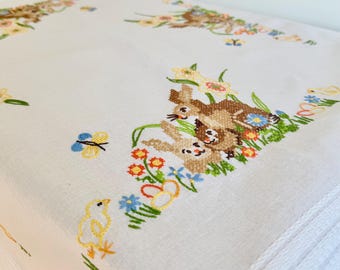Vintage Easter Tablecloth 75x75 cm with Bunny and Egg Embroidery Square Table Topper