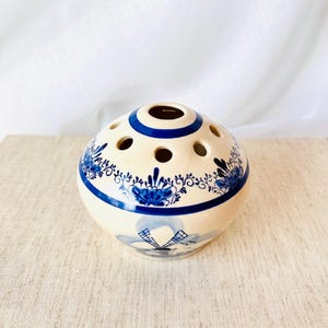 Small Vintage Delft Flower Frog K&S Made in Holland Delft Blue Collectible Farmhouse Bud Vase Retro Tulip Vase 1980s Table Decor