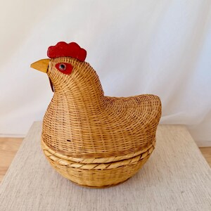 Rattan Körbchen Huhn geflochtener Vintage Korb für Ostern Nachhaltige Retro Deko Aufbewahrungskorb für Kinderzimmer Dekoratives Rattan Nest