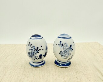 Vintage Delft Salt Pepper Shakers Blue White Pottery Windmill Set Dutch Farmhouse Cottage Kitchen Decor