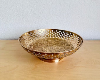 Large Vintage Brass Pedestal Bowl Gold Retro Brass Footed Bowl Decorative Oriental Dish Boho Fruit Bowl Retro Brass Fruit Dish