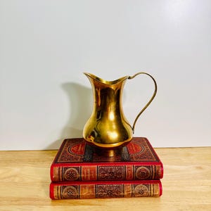 Polished Vintage Brass Pitcher | Retro Handle Vase | Golden Mid-Century Décor | Decorative Vintage Brass Watering Jug | Classic Pitcher