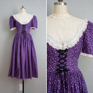 Vestido de algodão floral roxo dos anos 30 com estampa de saco de ração | Vestido vintage com mangas bufantes florais dos anos 30 | Vestido vintage de algodão floral dos anos 30 | Mangas bufantes vintage