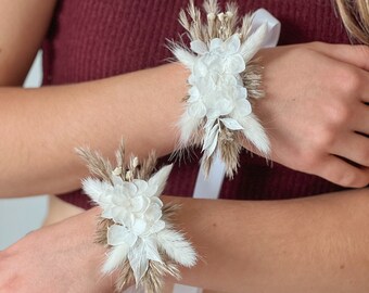 Beige bridesmaids dried flowers wrist corsage in natural beige colors for rustic boho wedding