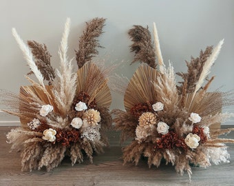 Dried flowers wedding backdrop copper stand for boho rustic bohemian wedding table centerpieces in natural autumn terracotta colors